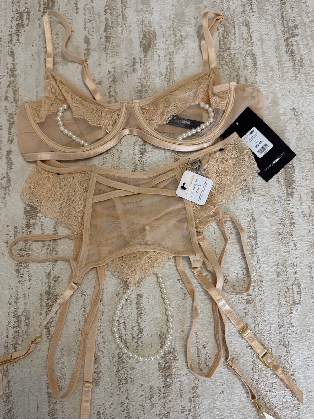 Fashion Nova Women's Beige Lace Bra Set